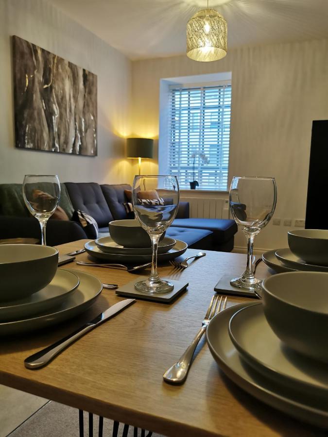 Axiom Apartment - Beautiful Stylish 2 Bed. Челтенхам Экстерьер фото