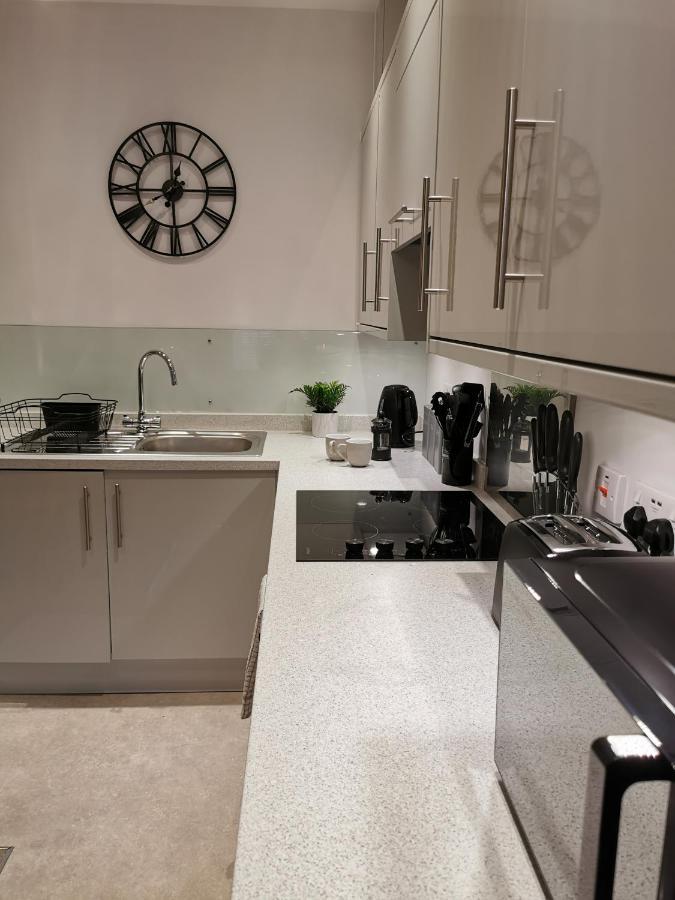 Axiom Apartment - Beautiful Stylish 2 Bed. Челтенхам Экстерьер фото