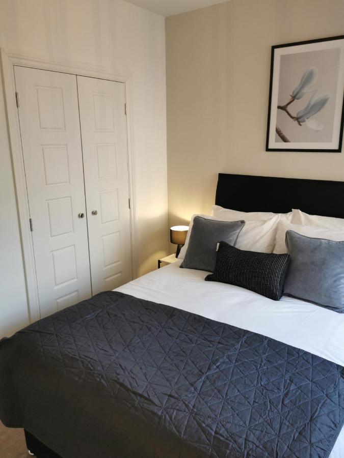 Axiom Apartment - Beautiful Stylish 2 Bed. Челтенхам Экстерьер фото